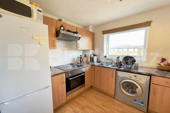 bright & airy one bedroomed apartment  Chaucer Drive, London Bridge/Bermondsey